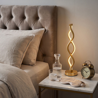 Lampe de bureau LED de style minimaliste moderne, alimentée par USB, à intensité variable, lampe de table décorative haut de gamme, petite lampe de chevet