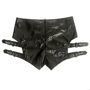 Abbigliamento per Esibizioni in Discoteca, Shorts in Pelle Nera Sexy e Aderenti con Dettagli Traforati per Donna - Product Image 5