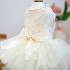 Vestido de Tul Blanco con Lazo de Pedrería para Perros y Gatos, Traje Formal para Mascotas - Product Image 1