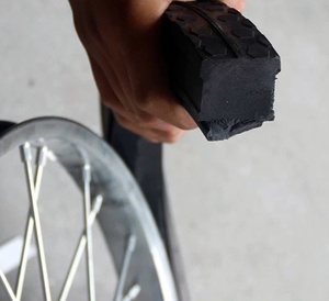 Fabrikpreis 20x1,75 Hochbelastbares Vollgummirad mit Speichen und Kugellager für Neuen 400L Müllwagen/Reinigungsfahrzeug - Product Image 3