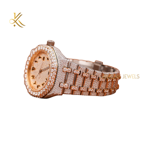 Reloj de diamantes de moissanita clásico con pulsera de acero inoxidable y ajuste de pavé completo para aquellos que aprecian atrevido y llamativo - Product Image 2