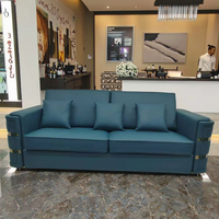Canapé sectionnel Majlis élégant et élégant pur arabe Ensemble de meubles de salon en cuir véritable avec lit en bois et tissu pour appartement