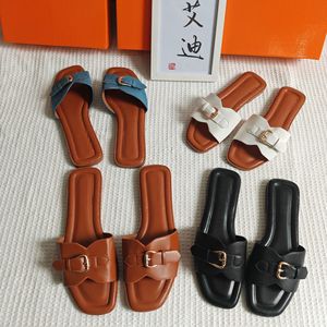 Sandalias de verano para mujer, de felpa suave, con colores mixtos, cálidas para exteriores, con hebilla, suela de goma, punta redonda, al por mayor - Product Image 1