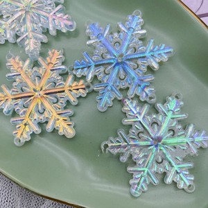Boules de Noël blanches breloques breloques de Noël pour la fabrication de bijoux placage UV <span class=keywords><strong>flocon</strong></span> de neige breloques acryliques - Product Image 4
