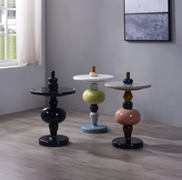 Table d'appoint créative et tendance en bois massif, style minimaliste moderne de designer danois, petite table colorée, meuble parfait pour la maison