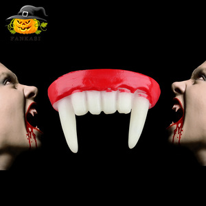 Colmillos de Vampiro de Vinilo PVC para Disfraces de Halloween con Detección de Agujas para Uso en Cine y Escenario - Product Image 1
