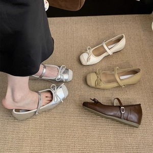 รองเท้าส้นเตารีดเสริมส้นสีเงินแบบสวมสำหรับผู้หญิง ขายส่งจากโรงงาน 26/5000 คู่ - Product Image 2