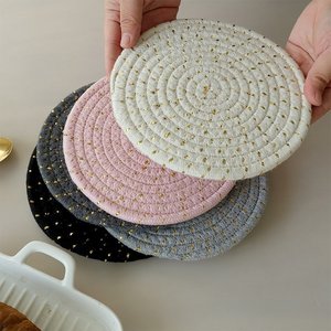 Sous-verres ronds en coton nordique, sets de table couleur unie avec fil doré, isolants thermiques pour la cuisine - Product Image 1