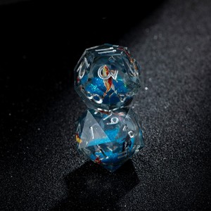 ชุดลูกเต๋า DND ลายปลาคาร์ฟประดับกลิตเตอร์ ขอบคม สำหรับผู้เล่นเกม D&D และเกมกระดาน TTRPG - Product Image 5