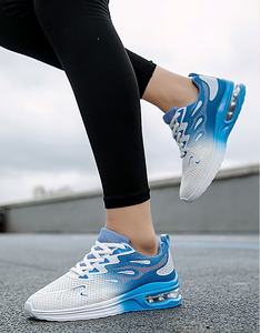 Zapatos deportivos ligeros y transpirables de diseñador <span class=keywords><strong>para</strong></span> hombres y mujeres, estilo informal a la moda <span class=keywords><strong>para</strong></span> caminar, suela elegante <span class=keywords><strong>para</strong></span> primavera y otoño - Product Image 4