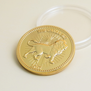 Moneta con Impronta Digitale 'Giuramento di Sangue', Artigianato in Metallo, 40mm, Placcata Oro, Moneta Angelo Incisa e Stampata per Occasioni Natalizie - Product Image 1