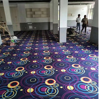 Tapis de mosquée mur-à-mur ignifuge insonorisé imprimé en polyester conçu sur mesure 4m voiture moderne lavable de prière musulmane