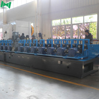 Machine de formage de panneaux solaires automatique pour rails de montage et systèmes de support