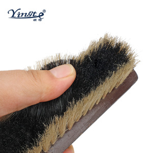 Cepillo para zapatos de madera maciza Yinste con cerdas de pelo de cerdo para limpieza y cuidado - Product Image 3