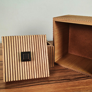 प्राकृतिक स्लेटेड बांस की लकड़ी के रखरखाव बॉक्स वर्ग घोंसले मेज के साथ मेज संगठन के लिए ऊर्ध्वाधर पट्टी बनावट के साथ - Product Image 3