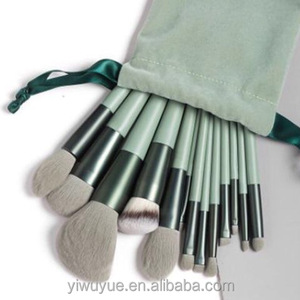 Petit coffret <span class=keywords><strong>de</strong></span> pinceaux <span class=keywords><strong>de</strong></span> <span class=keywords><strong>maquillage</strong></span>, boîte pour 12 étiquettes privée, Logo personnalisé <span class=keywords><strong>de</strong></span> luxe, échantillon gratuit, pièces mq, disponible en rose ou en rouge, votre propre <span class=keywords><strong>marque</strong></span>, pièces - Product Image 3