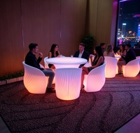 Ensemble de table et de chaises en plastique lumineux LED, meubles imperméables et lumineux pour la plage, le bar, les événements nocturnes - Rechargeable, changeant de couleur