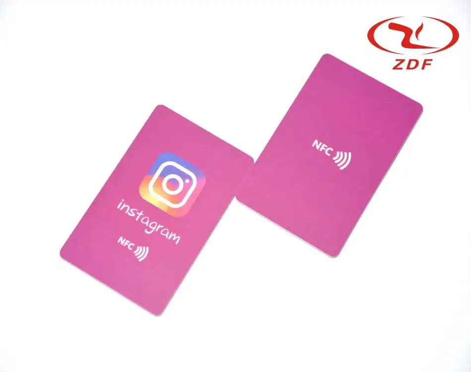 Cartões de revisão NFC para mídia social, cartões de revisão direto da fábrica na China, cartão de revisão NFC ntag213 215 216 hip ISO1443A 13.56mhz de PVC de frequência