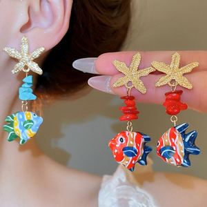 Pendientes Colgantes Bohemia de Aleación de Zinc con Baño de Oro, Diseño de Estrella de Mar y Pez Pequeño, Estilo Fresco y Dulce para Vacaciones en la Playa - Product Image 1