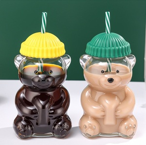 Gelas Kopi Bentuk Beruang Teddy 20oz Grosir Custom Logo Merek Kopi dengan Sedotan, Gelas Minuman Dingin <span class=keywords><strong>Reusable</strong></span>, Mug Kopi dengan Tutup Berbentuk Topi - Product Image 1