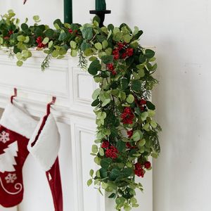 Guirnaldas Navideñas de Ratán con Bayas Rojas de 200 cm, Decoración para el Hogar - Product Image 1