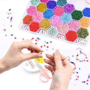 Perles de verre multicolores DIY 3mm 12000pcs Perles de rocaille en verre de couleurs mélangées Set de fabrication de bracelets et de bijoux pour enfants pour la créativité - Product Image 3