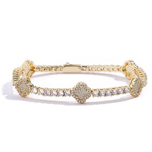 Pulsera <span class=keywords><strong>de</strong></span> tenis Hiphop unisex con circonita cúbica pavé y trébol <span class=keywords><strong>de</strong></span> la suerte, chapada en oro <span class=keywords><strong>de</strong></span> 14K, hipoalergénica, delicada, con cadena <span class=keywords><strong>de</strong></span> trébol <span class=keywords><strong>de</strong></span> 4 <span class=keywords><strong>hojas</strong></span>, para uso diario - Product Image 5