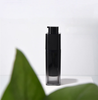Pot à crème noir avec pompe sans air 30 ml, flacon cosmétique carré en acrylique à torsion pour sérum et lotion de soin de la peau avec logo personnalisé