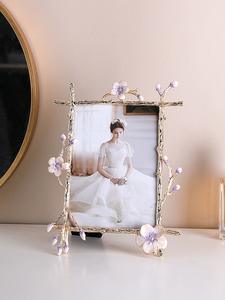 <span class=keywords><strong>Cadre</strong></span> photo personnalisé luxe feuilles d'or <span class=keywords><strong>cadre</strong></span> photo en métal haute qualité branches simples européennes <span class=keywords><strong>cadre</strong></span> photo en métal de mariage en or - Product Image 6