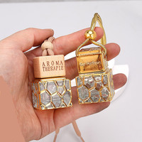 Diffuseur de parfum de voiture luxueux et exquis, flacon de parfum de voiture avec couvercle en bois, flacons de parfum de voiture carrés suspendus