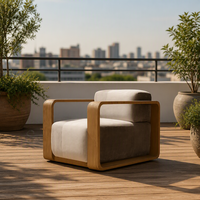 Moderner Outdoor-Teakholz-Sessel mit Seilgeflecht-Detail Luxuriöser Garten-Terrassen-Loungesessel Wasserdichtes Kissen für Villa und Poolbereich