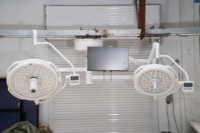 Plafonnier de haute qualité avec caméra et éclairage chirurgical pour panneau LCD de 24 pouces