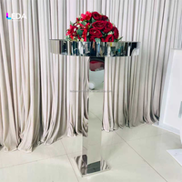 Centres de table de mariage LEDA, support rond en métal doré pour fleurs avec rideau de perles de cristal, décoration pour mariage, fête, événement