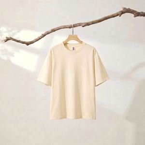 เสื้อยืดผู้ชายทรงหลวม 250GSM ผ้าฝ้าย 100% สไตล์เรโทรวอช  โลโก้แบบยูนิเซ็กส์ เสื้อยืดลำลองผู้หญิง สีเบจ - Product Image 1