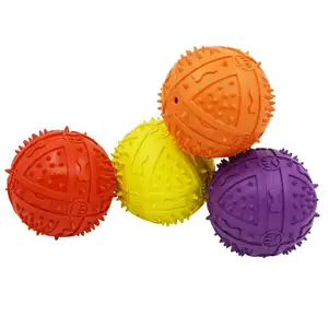Mainan anjing latihan luar ruangan warna kustom ungu oranye kuning merah awet mainan anjing bola mencicit mainan anjing