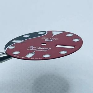 Montre de plongée de luxe avec cadran noir et rouge 28,5 mm, luminescence verte de luxe, double calendrier, mouvement automatique NH36/NH36, accessoire - Product Image 2