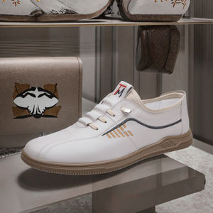 รองเท้าเดินลำลองหนังแท้สำหรับผู้ชาย ขายดี ดีไซน์ใหม่รับฤดูใบไม้ผลิ แบบผูกเชือก พื้นยางนุ่มกันลื่น แฟชั่น - Product Image 3