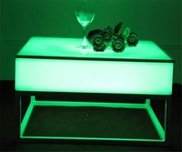 Table basse moderne interactive à LED brillante pour l'extérieur RVB 16 couleurs changeantes certifiée CE ROHS pour les meubles de salon