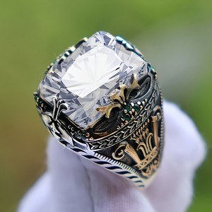 Bague de luxe pour homme en alliage de zinc, ornée de pierres précieuses, style vintage vieilli, noir et vert, forme rectangulaire, idéale pour les fêtes et les mariages - Product Image 3