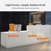 Comptoir de caisse avec éclairage LED intégré, design perforé, avec chaise et casiers, table de réception de bureau, salon de beauté