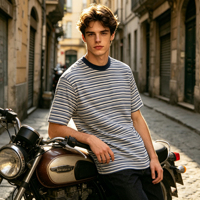 Camiseta de Hombre Vintage a Rayas Azules y Blancas, Cuello Redondo, Manga Corta, Cuello en Contraste, Corte Holgado, Básica