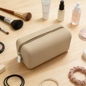 Sac de toilette et de maquillage en silicone écologique, grande capacité, portable, avec tirette lisse, pour la décoration intérieure - Product Image 1