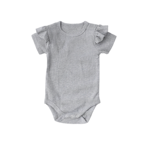 Großhandel Fertige Babykleidung Kurzarm Druckknopfverschluss Bio-Baumwolle Gerippter Rüschen Baby Mädchen Kurzer Strampler - Product Image 4