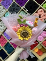 Handgefertigter Häkelblumenstrauß als Geschenk, für Freundin, Geburtstag, Hochzeit, Lilie, Rose, Cala-Lilie, für Sie, Mama, mit Grußkarte, fertig verpackt