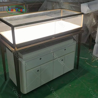 Led Beleuchtung Juwelier geschäft Zähler Juwelier geschäft Innen architektur Ideen Schmuck Vitrine Schrank