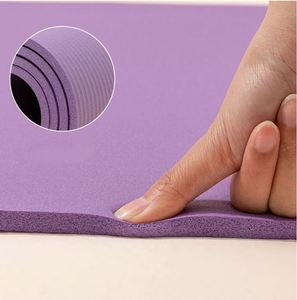 Tapete de Yoga Extra Grueso con Correa de Transporte, Soporte Acolchado para Ejercicios de Fitness y Gimnasio, Regalo Promocional, Logotipo Personalizado - Product Image 4