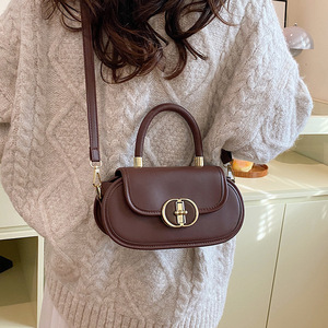 Nuova Borsa da Donna alla Moda con Chiusura a Lucchetto, Elegante Borsa a Tracolla e a Mano - Product Image 5