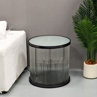 Table d'appoint cylindrique en verre côtelé vertical avec bande LED illuminée pour la décoration moderne de villas, hôtels, chambres et salons