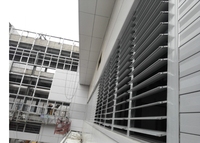 Volets de ventilation horizontaux en alliage d'aluminium YASHO au design moderne pour postes de transformation d'usines électriques et groupes électrogènes, garantie 5 ans