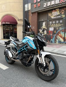 Motocicleta Usada NK150 de Gasolina de 4 Tiempos, Cinco Velocidades, 110 mph, Bajo Kilometraje, Bien Mantenida, CFMOTO NK15 - Product Image 5